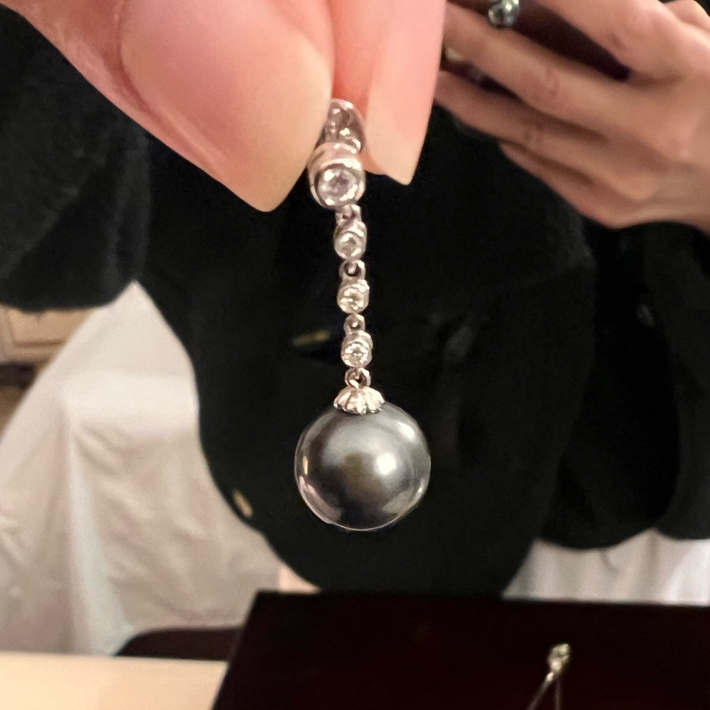 Tahitian Pearl Pendant, Necklace and Earrings